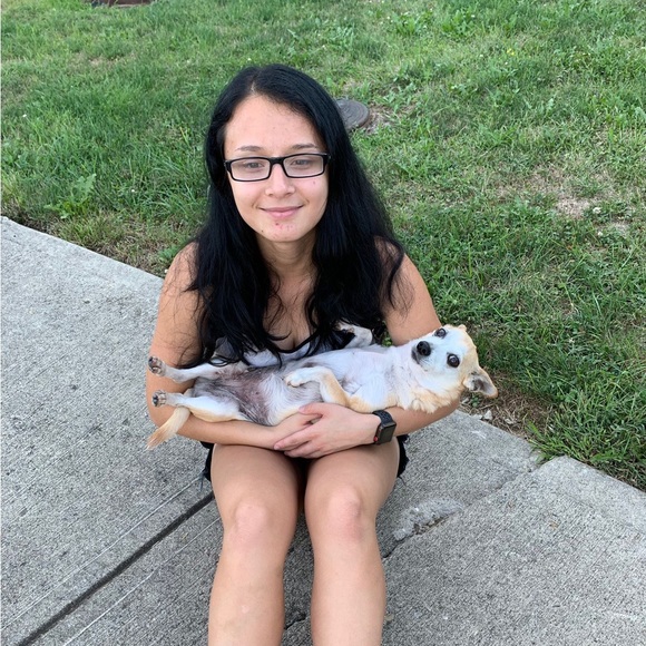 Meet your Posher, Katie - Picture 1 of 1